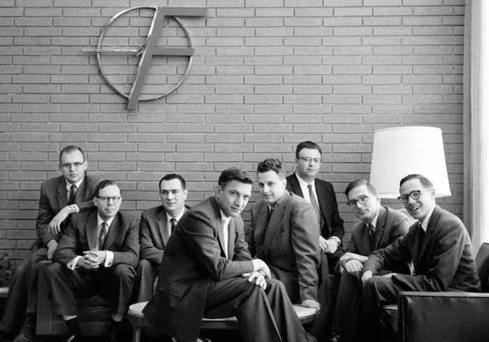 Вероломная восьмёрка — восемь основателей компании Fairchild Semiconductor.